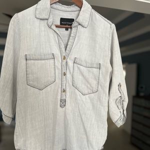 Women’s Medium Denim Gray 3-Button Quarter-sleeve Shirt Velvet Heart